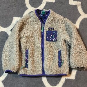 Patagonia retro Kids Fleece Jacket in Cream and Purple